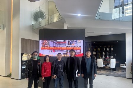 青島開(kāi)發(fā)區(qū)經(jīng)濟(jì)發(fā)展部領(lǐng)導(dǎo)來(lái)我司調(diào)研